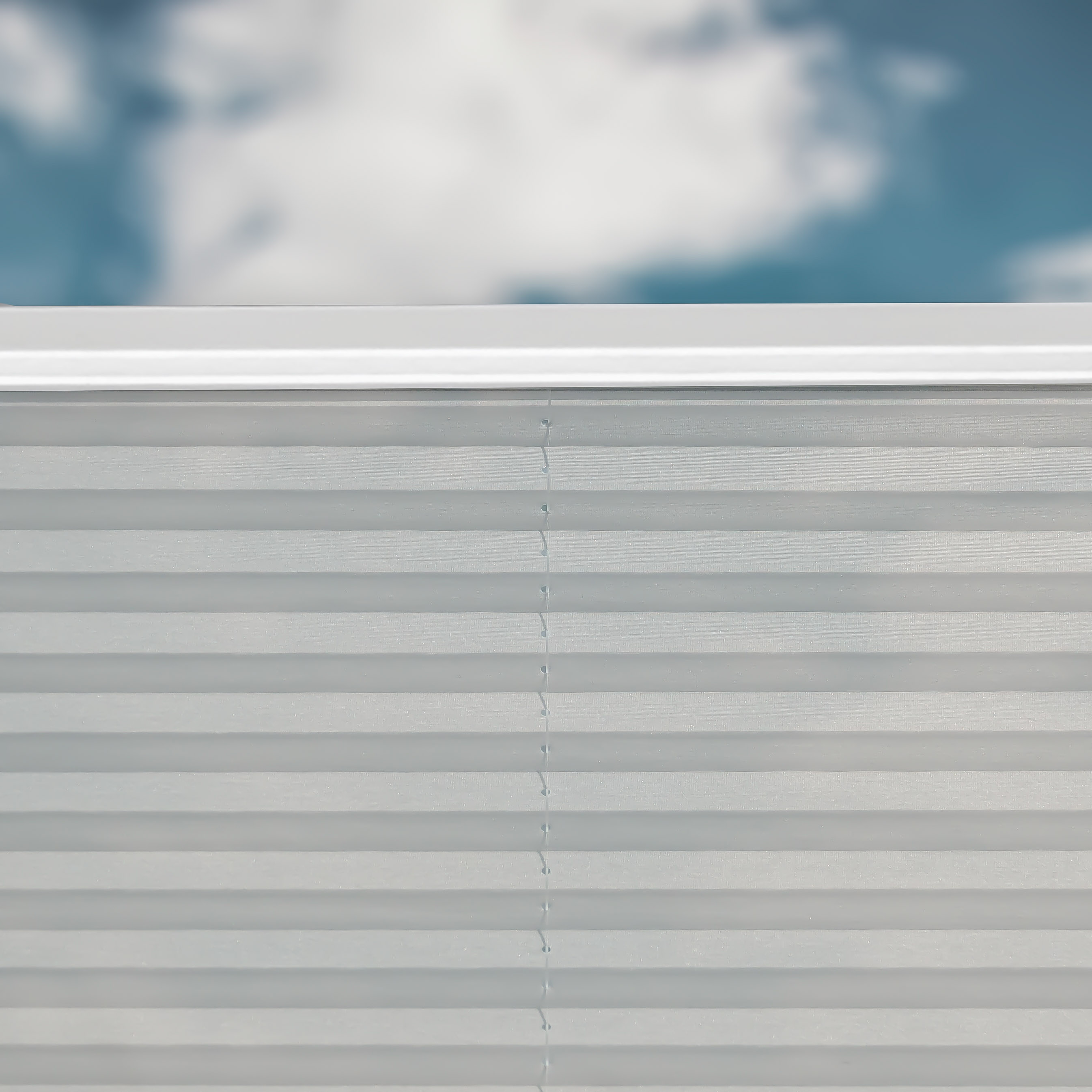 solskydd-inglasad-balkong-semitrasparent-ljus-grå-3502