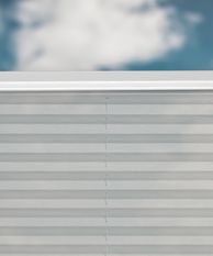 solskydd-inglasad-balkong-semitrasparent-ljus-grå-3502